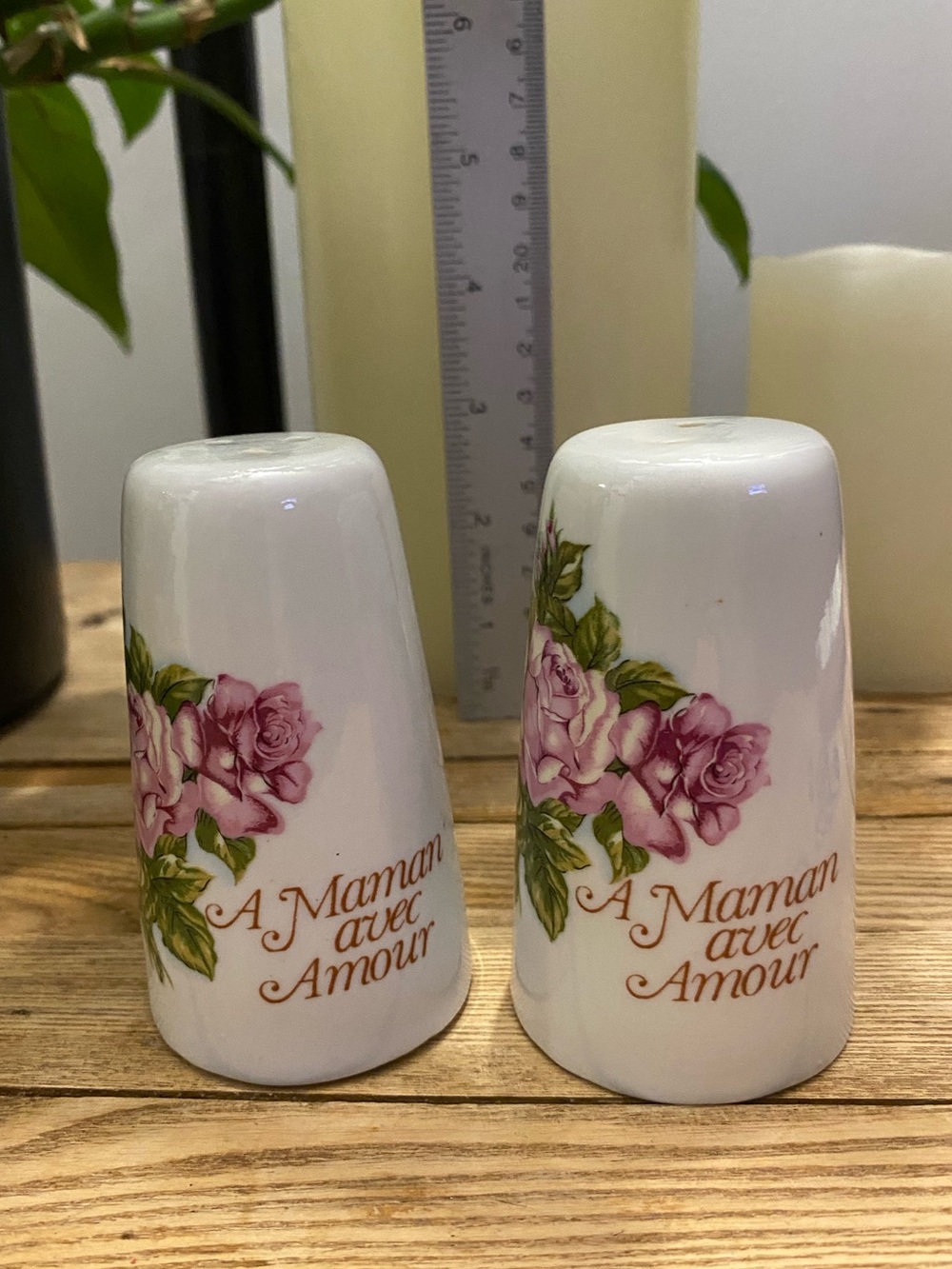 Vintage Ceramic Salt & Pepper Shakers "À Maman avec Amour Pink Roses Floral Gift